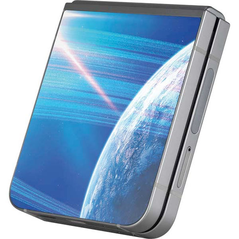 View of a Planet as it Looms in Close Orbit and with Rings Galaxy Z Flip6 Skin